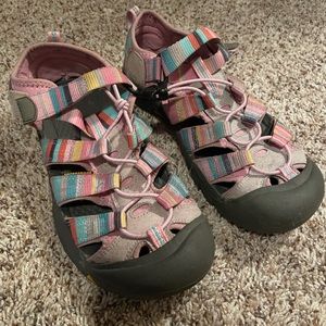 Keen hiking water shoes- Size 7.5